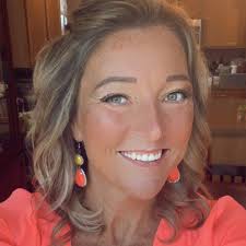 What's one Michigan town that looks like it's straight out of a Hallmark  movie?