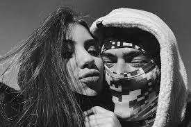 É triste dizer e nem sei porque tenho que dizer, mas eu e maria não estamos mais juntos. Tclsqcibkprh6m