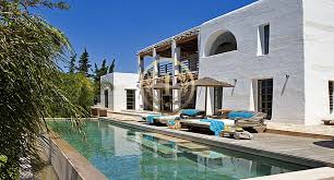 .lujo en ibiza en esta sección ofrecemos una selección de nuestras propiedades en venta en ibiza: Casa Ibiza En Venta Y Alquiler Sant Rafel Ibiza One Lujo Inmobiliaria Agencia Lujo Villas Fincas Venta Alquiler Blakstad Finca Moderno Moderna