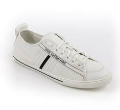 Black And White Louis Vuitton Shoes Louis Vuitton S S 2011 Cosmos Off White Leather Signature Low Top Sneakers Louisvuitton Sneakers Top Sneakers Paris Black And White White Leather