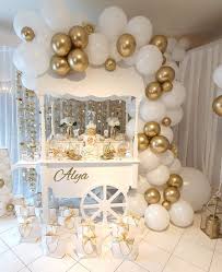Bapteme Vintage Le Joli Jour D Alya En Blanc Creme Et Dore En 2020 Decoration Ballon Anniversaire Idee Deco Anniversaire Deco Anniversaire