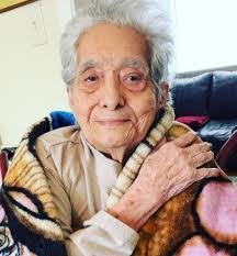 Elizabeth Yanes's Instagram, Twitter & Facebook