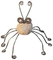 Amazon Com Ancient Graffiti Spider River Stone With Wire Outdoor Decorative Stones Garden Outdoor Stone Decor Pebble Art Graffiti