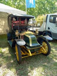 Image result for Jaune Taxi 1977 Renault