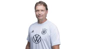 Joachim „jogi löw coachte die deutsche nationalmannschaft 2014 zum weltmeistertitel. Biografie Marcus Sorg Sportliche Leitung Die Mannschaft Manner Nationalmannschaften Mannschaften Dfb Deutscher Fussball Bund E V