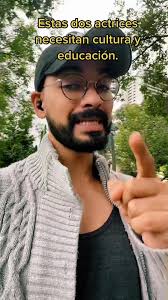 Actrices pasean a sus perros pero no recogen sus desechos