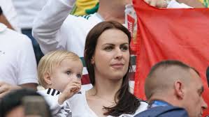Cathy hummels mit schokohose dabei 15.06.21, 21:12 uhr Wow Die Heissesten Deutschen Spielerfrauen Der Em 2021