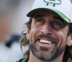 How can the right tackle know the cadence better than the center