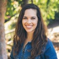 Larissa Le's Instagram, Twitter & Facebook