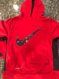 Guc Red And Black Nike Therma Fit Boys Size Youth Medium Nike Hoodie Boys Nike Black Nikes