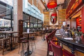 La Gastronomia Espanola Recupera El Tiempo Perdido Restaurantes Restaurante Moderno Barras Para Restaurante