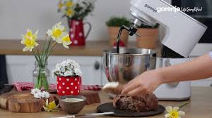 Maestro chef kısa sürede tam kıvamında hamur yoğurmanıza, evde kendi kıymanınızı hazırlamanıza, tortusuz içecek hazırlamanıza, kısa sürede pratik rende ve geniş haznesi ile tam kıvamında doğrama yapmanıza ve hızlı çırpma. Quick Guide Gorenje Kitchen Machine Mmc700w Youtube