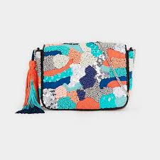 El corte inglés es una de las cadenas de grandes almacenes más importantes del mundo. Tenemos El Bolso De Fiesta Que Necesitas Para Esta Navidad Stylelovely