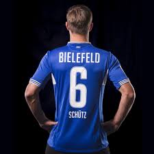 Arminia bielefeld augsburg bayer leverkusen bayern munich borussia dortmund borussia m'gladbach eintracht frankfurt freiburg hertha bsc hoffenheim köln mainz 05 rb leipzig schalke. Arminia Bielefeld 17 18 Vector Font Kornfootballfonts