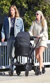 Feb 12, 2021 · the 1x fits well (5'9/190 lbs.) and has an understated elegance because of the beading at the shoulders. Elsa Hosk In A Beige Knit Ensemble Goes For A Stroll With Tom Daly And Daughter In Los Angeles 04 05 2021 5 Lacelebs Co