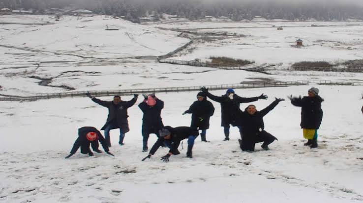 Is early snowfall in Kashmir a thing of beauty, or an indicator of climate change? - India TV News