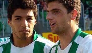 Luis suarez to jedna z najbardziej kontrowersyjnych postaci w światowym futbolu. El Gesto Solidario De Luis Suarez Y Bruno Silva Con El Groningen Ovacion 17 05 2020 El Pais Uruguay