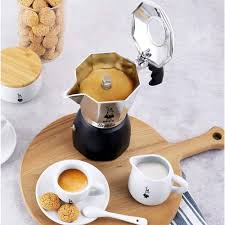 The different models of delonghi coffee machines are counted in dozens in each segment, and this means that you can go crazy if you have to look for the user booklet of a delonghi coffee maker among so many options. The Moka Pot Review And Comparison 2021