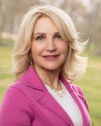 Candace Altman's Instagram, Twitter & Facebook