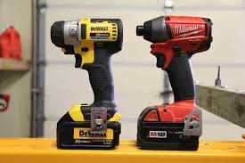 Dewalt vs Milwaukee: Comparando as principais marcas de ferramentas  elétricas - EXTOL