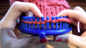 I kept getting one end that was wider and the other tighter regardless of the type of loom or yarn. How To Bind Off On A Knitting Loom Yarn Designers Boutique