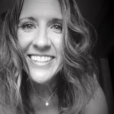 Lori Cline's Instagram, Twitter & Facebook