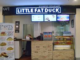 The cheap eats on wheels are concurring one of the kiosk in lower ground floor of 1 utama shopping mall, replacing the spot occupied by crazy potato. About Little Fat Duck