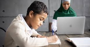 Belajar merupakan sebuah kewajiban bagi setiap manusia, karena dengan belajar manusia bisa meningkatkan kemampuan dirinya. Hadis Tentang Menuntut Ilmu Dalam Islam Popmama Com