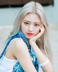 190802 Itzy Yuna Midnight Street Interview Cr Owner Itzy Girl Kpop Girls