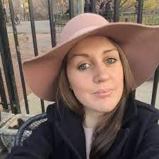 Earlean Matthews's Instagram, Twitter & Facebook