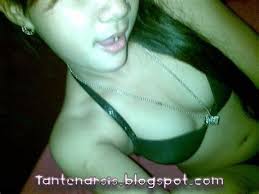 Sebuah warung sederhana yang menyediakan kopi dan sekedar jajanan. Jablay Toge Cloudy Girl Pics
