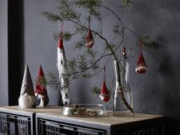 Diese Ikea Vinter 2017 Hangedekoration In Form Von Weihnachtsmannern Ist Eine Wunderbare Dekoration Fur Ikea Weihnachten Urlaub Dekorieren Weihnachtsdekoration