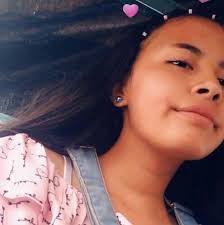 Chicas y chicos guapos.