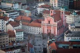 La slovénie, en forme longue la république de slovénie, en slovène : Visiter Ljubljana En Slovenie Une Capitale Verte Sans Voitures