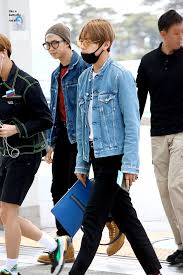 Salah satu member dari boygroup 'bts', yakni kim taehyung memang dikenal . Bts Fashion And Outfits Best Taehyung Ootds