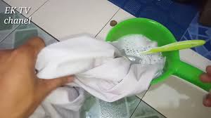 Cara lain yang bisa digunakan adalah dengan membakar lapisan kulit pada tahi lalat yang hendak dihilangkan. Cara Menghilangkan Bintik Hitam Dengan Cepat Tips Laundry Sederhana Youtube