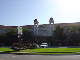 The holiday inn kenilworth is just a 20 minute drive. Kenilworth Lodge Wikipedia