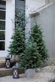 28 Wonderful Christmas Decorating Ideas For Magical Outdoor Spaces