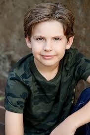 Ethan Thomas's Instagram, Twitter & Facebook