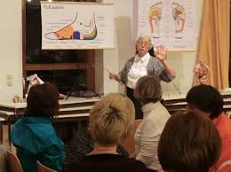 Fußreflexzonen-Massage mit Schwester Jubilata aus dem Kloster Strahlfeld  beim Hahnbacher Frauenbund