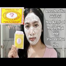 Sebelum mandi pagi, lapkan mata uols dengan air sejuk dari peti sejuk. Cara Pakai Bedak Sejuk Untuk Hilangkan Jerawat