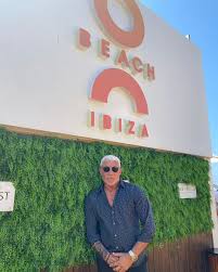 Wayne lineker blasted by date jodie for dating with younger woman. Wayne Lineker Shuts Down Ibiza Club Lineker S As Staff Test Positive For Coronavirus