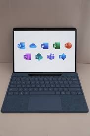 La Commissione chiede un riscontro sugli impegni offerti da Microsoft in merito a possibili pratiche anticoncorrenziali legate a Teams