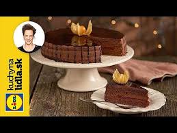 Pri oslave druhých narodenín si však už batoľa uvedomuje, že torta je preň, respektíve aj preň, a už závisí len od apetítu daného dieťaťa, aký veľký kúsok zvládne. Cokoladovo Malinova Torta Adriana Polakova Kuchyna Lidla Youtube