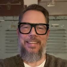 Glasögonbärare! Hur klarar man sig med icke-progressiva glasögon när man är  så här gammal? Går det över huvud taget?