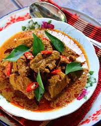 Rendang sendiri berasal dari kata merandang, yaitu untuk memasak santan hingga kering secara perlahan. Resipi Kari Nangka Muda Sama Daging Rusa Dapur Tanpa Sempadan