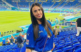 Oriundos de la misma localidad, miriam y leo spinazzola para el joven leonardo spinazzola debió ser un lujo entrar a formar parte de las categorías inferiores del club más poderoso de italia en el año 2010. Miriam Sette Chi E La Dolce Meta Di Leonardo Spinazzola