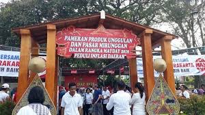 Kabar terbaru, kepolisian setempat bakal memanggil pimpinan bni. Https Solo Tribunnews Com 2020 09 26 Ogah Gelar Konser Digital Tukang Jahit Ketua Rw Ini Pilih Kampanye Door To Door Di Pilkada Solo Https Cdn 2 Tstatic Net Solo Foto Bank Images Bajo Daftar Kpu Jpg Bagyo Wahyono Menunggangi Kuda Hitam Saat