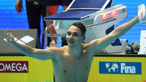 This long held record may be gone for phelps, but the. Watch 19 Year Old Hungarian Swimmer Shatter Michael Phelps World Record In 200 Butterfly Celebrity Fashion Mamos Media Ltd