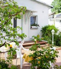 Entspannen sie wie zu kaisers zeiten und lassen den tag später beim essen in domkes fischpavillon oder in der steinbuttbar mit erfrischenden cocktails ausklingen. Haus Lucie Heringsdorf